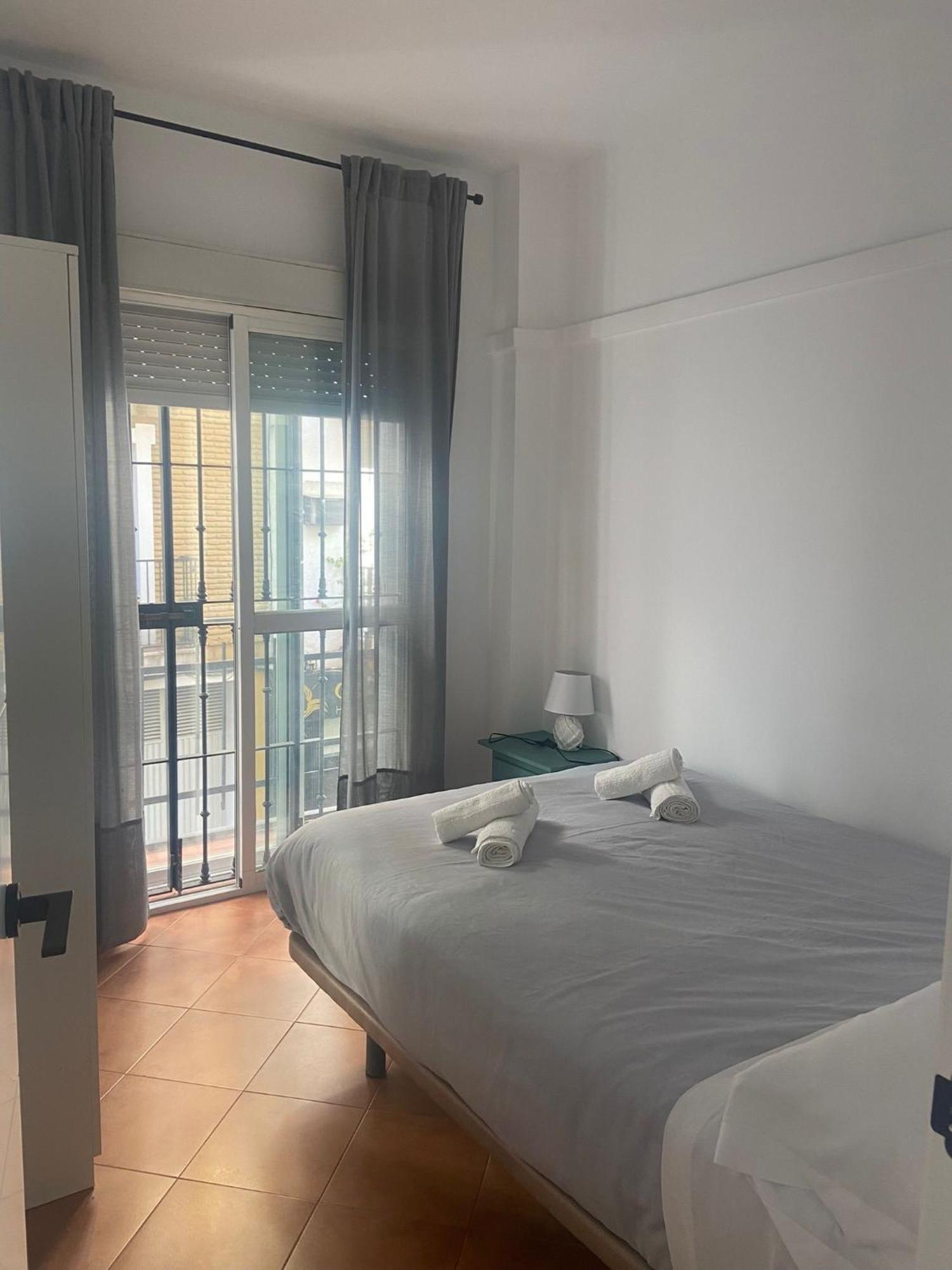 Apartamento Plaza De La Alfalfa Sevilla Exterior foto